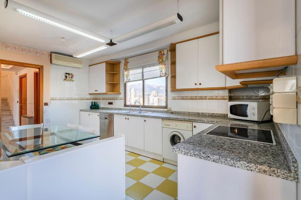Apartamento Ático con gran terraza Benidorm Exterior foto